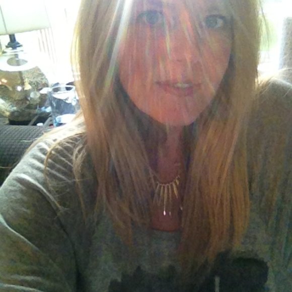 Meet your Posher, Ingrid - Picture 1 of 2